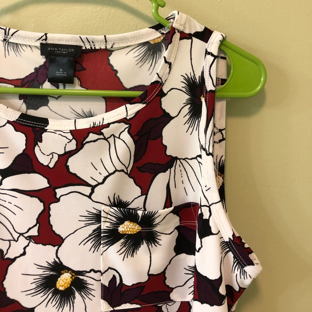 Ann Taylor patterned tank